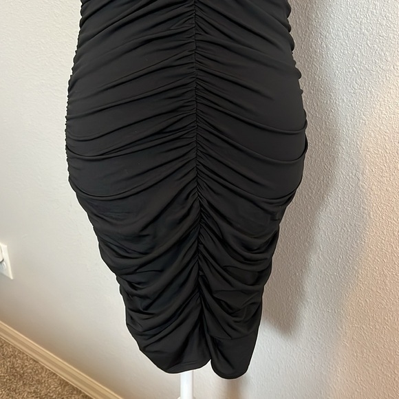 Abercrombie Bodycon Ruched Keyhole Black Dress Size Small - Picture 3 of 8